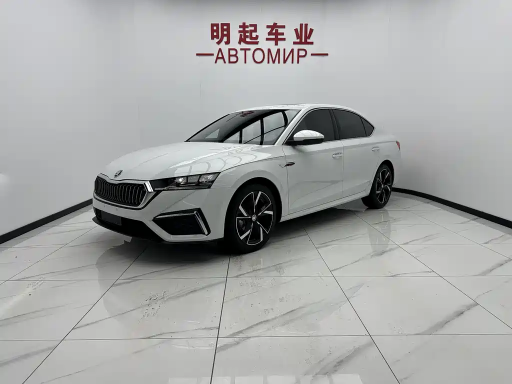 Octavia 2023 facelift PRO TSI280 exclusive version купить на сайте DeffCars