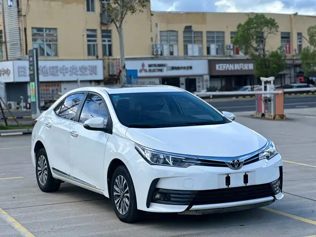 Corolla 2017 facelift 1.2T S-CVT GL-i купить на сайте DeffCars