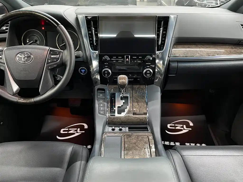 Wilfa 2021 Crown Dual Engine 2.5L HV Premium Edition купить на сайте DeffCars