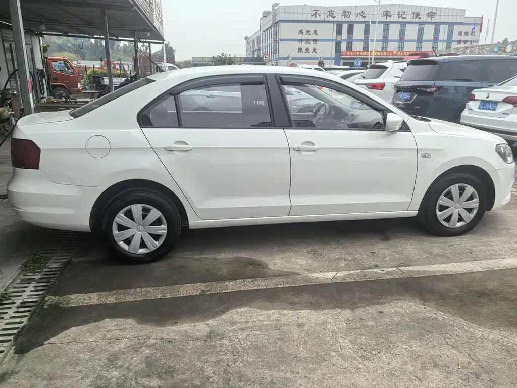 Jetta 2015 Premium Edition 1.6L Manual Fashion Model купить на сайте DeffCars