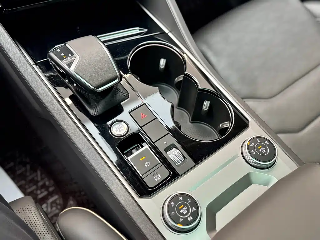 Touareg 2019 3.0TSI Ruizhi Edition National VI купить на сайте DeffCars