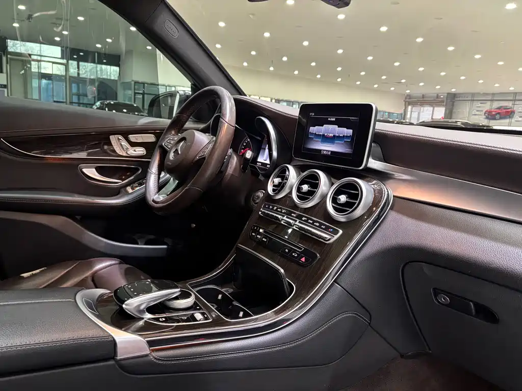 Mercedes-Benz GLC 2019 GLC 260 L 4MATIC luxury model купить на сайте DeffCars