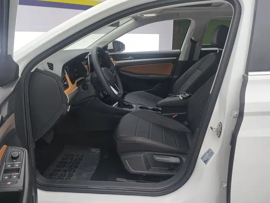 Bora 2025 200TSI DSG Yue Xing Navigation Edition купить на сайте DeffCars