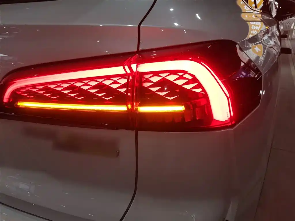 Roewe RX5 eMAX 2022 1.5T PHEV Fearless Exclusive Edition купить на сайте DeffCars