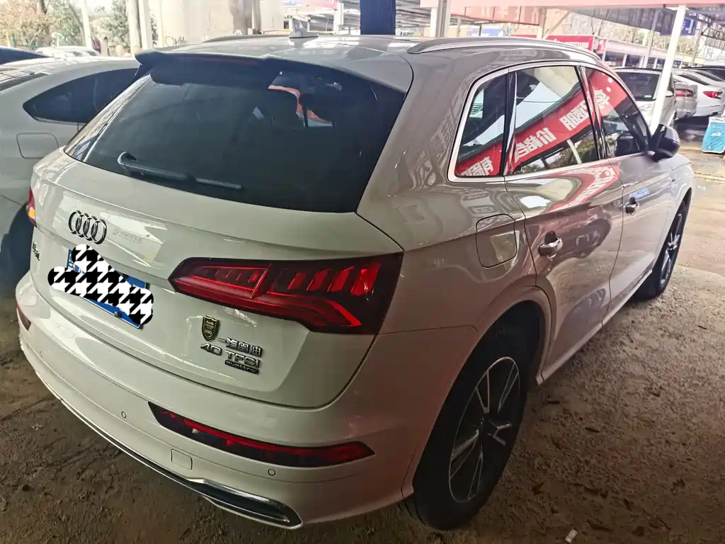 Audi Q5L 2020 40 TFSI enjoys fashionable style купить на сайте DeffCars