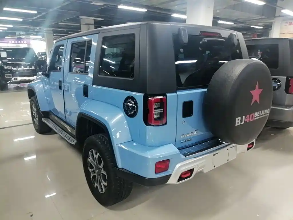 Beijing BJ40 2023 2.0T Automatic 4WD City Hunter Edition купить на сайте DeffCars