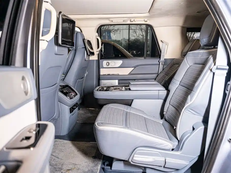 Navigator 2020 3.5T Long Axis Presidential Edition купить на сайте DeffCars