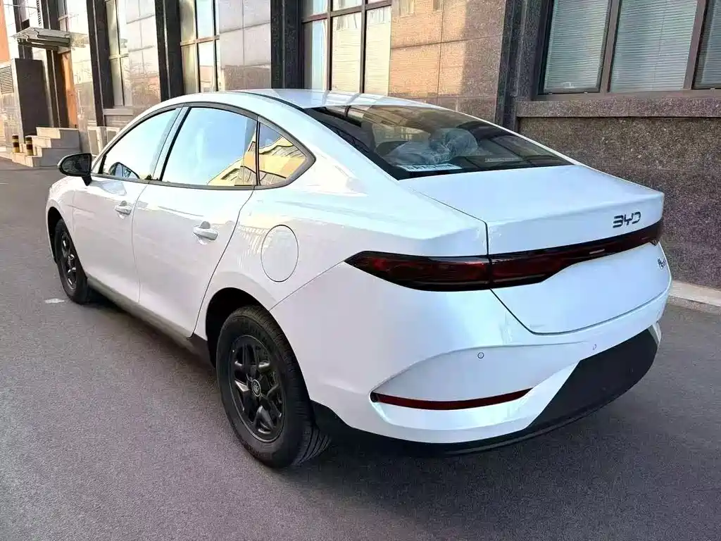Qin PLUS 2026 DM-i 128KM aggressive model купить на сайте DeffCars