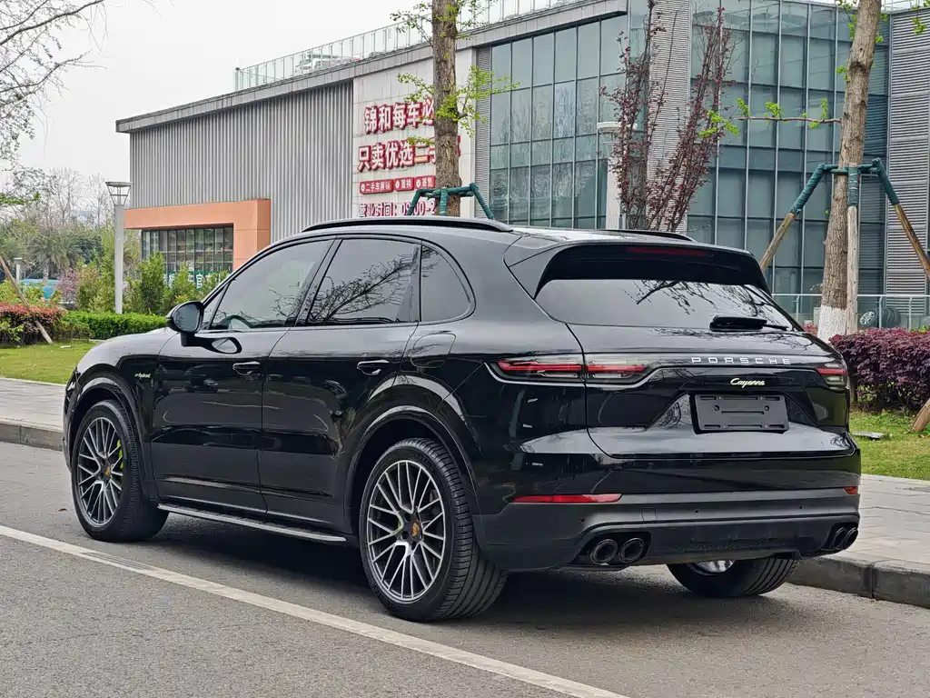 Cayenne New Energy 2021 Cayenne E-Hybrid 2.0T купить на сайте DeffCars