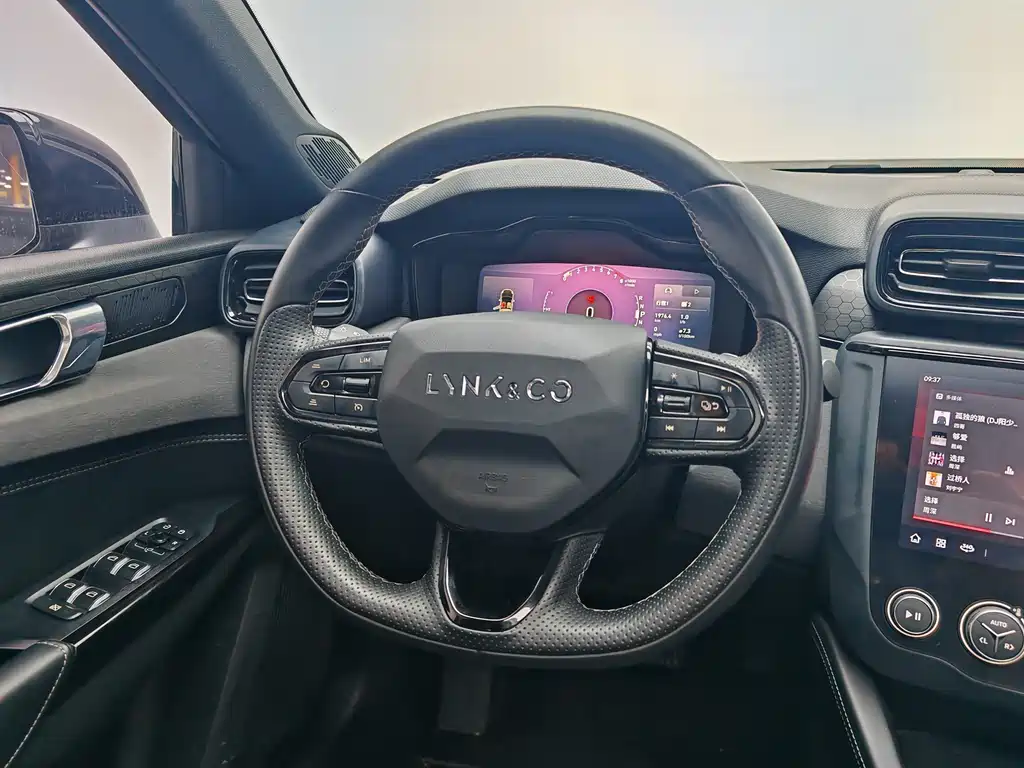 Lynk & Co 03 2022 2.0TD DCT Plus купить на сайте DeffCars