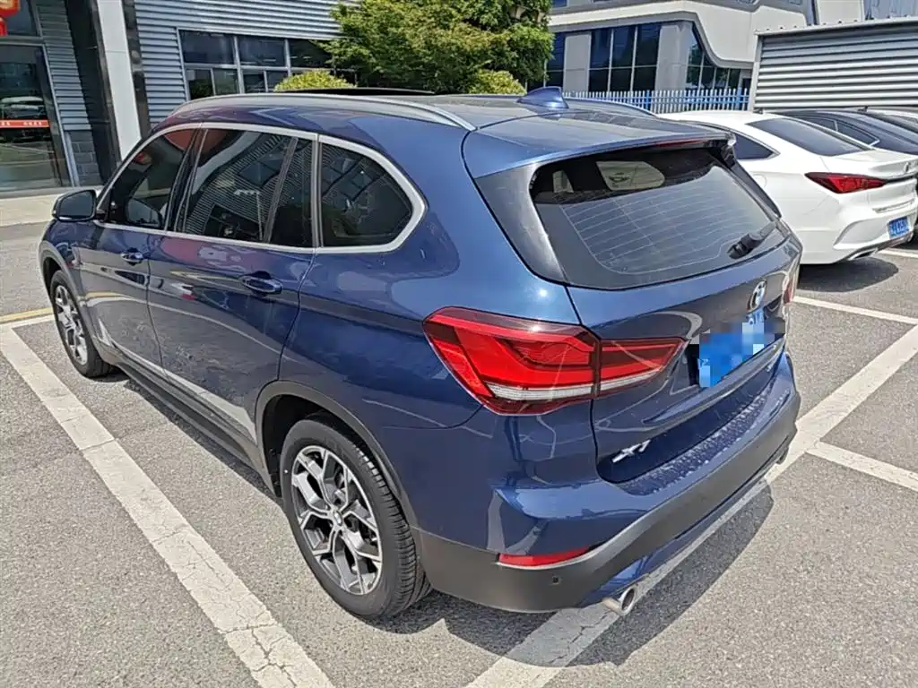 BMW X1 2021 sDrive25Li Leading Model купить на сайте DeffCars