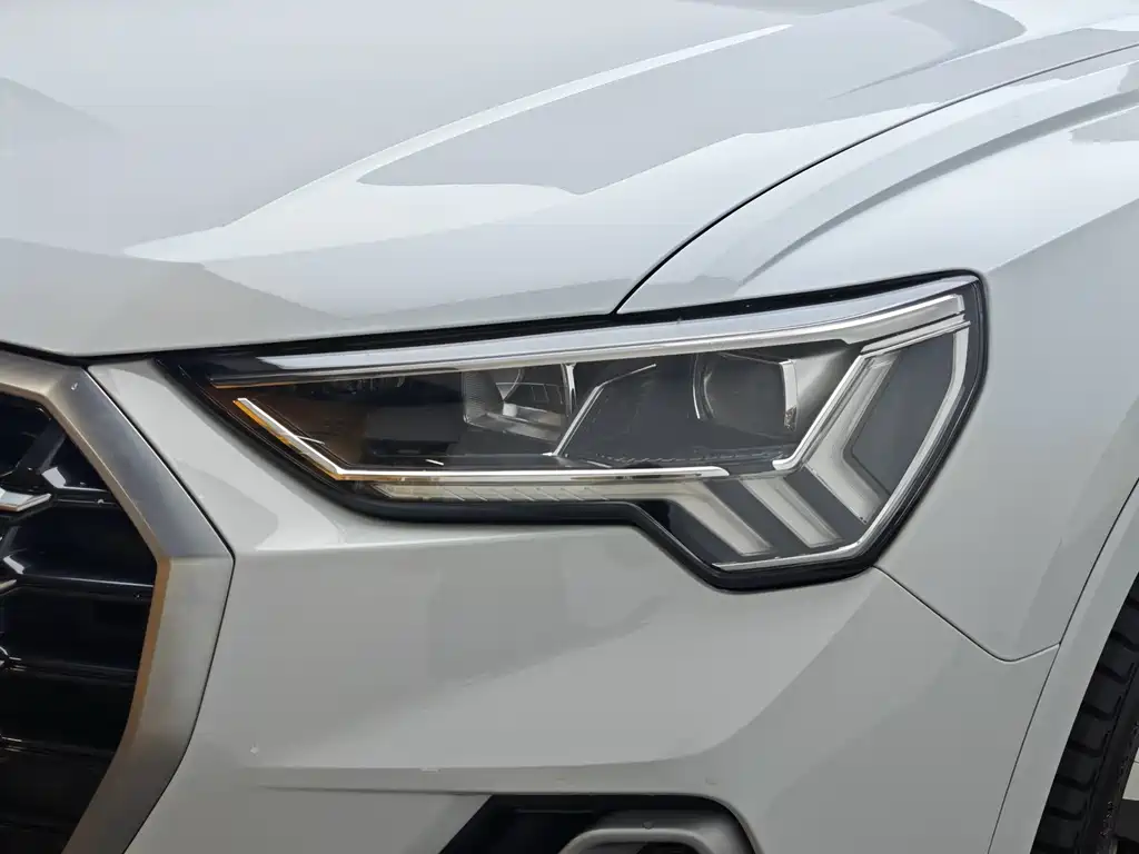 Audi Q3 2020 40 TFSI Fashionable and Dynamic купить на сайте DeffCars