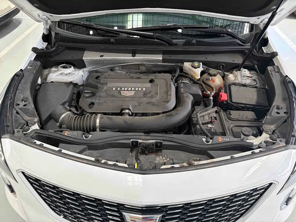 Cadillac XT4 2020 28T two-wheel drive leading model купить на сайте DeffCars