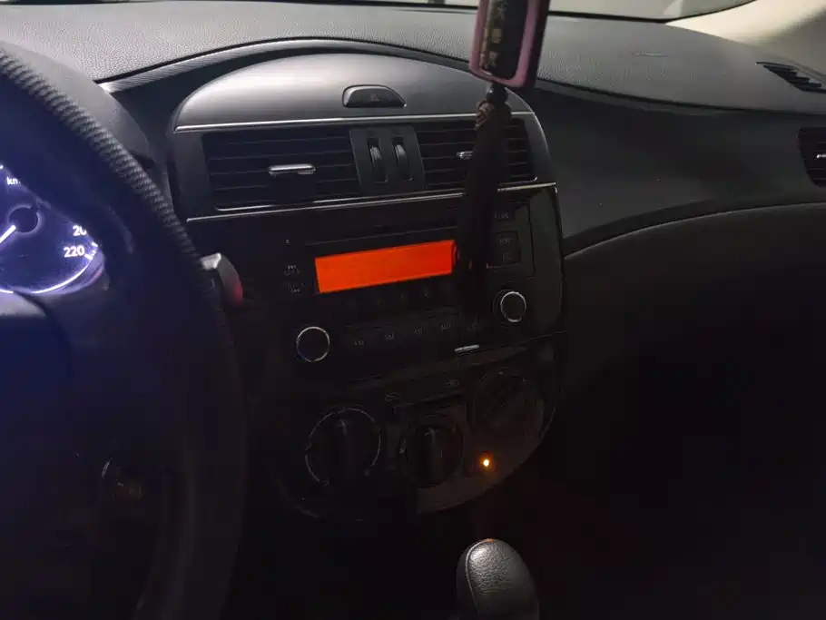 Tiida 2011 1.6L CVT comfort model купить на сайте DeffCars