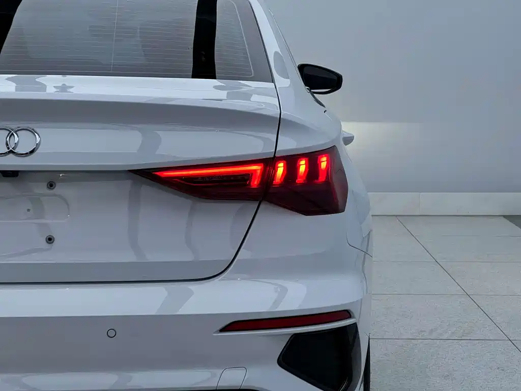 Audi A3 2023 Modified A3L Limousine 35 TFSI Fashion Sporty купить на сайте DeffCars