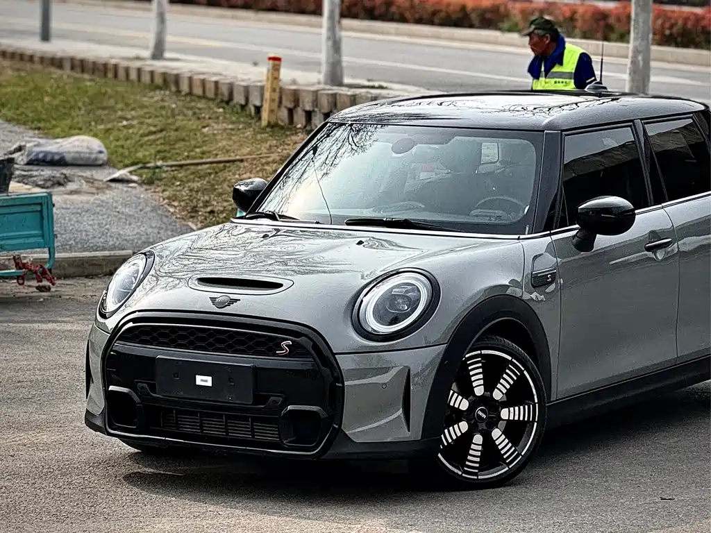 MINI 2022 2.0T COOPER S Artist Five-Door Edition купить на сайте DeffCars