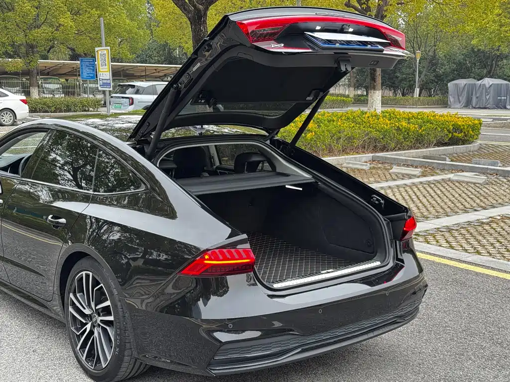 Audi A7 2024 45 TFSI Premium Selection купить на сайте DeffCars