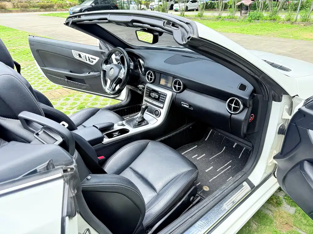 Mercedes SLK-Class 2011 SLK 200 Fashion Edition купить на сайте DeffCars