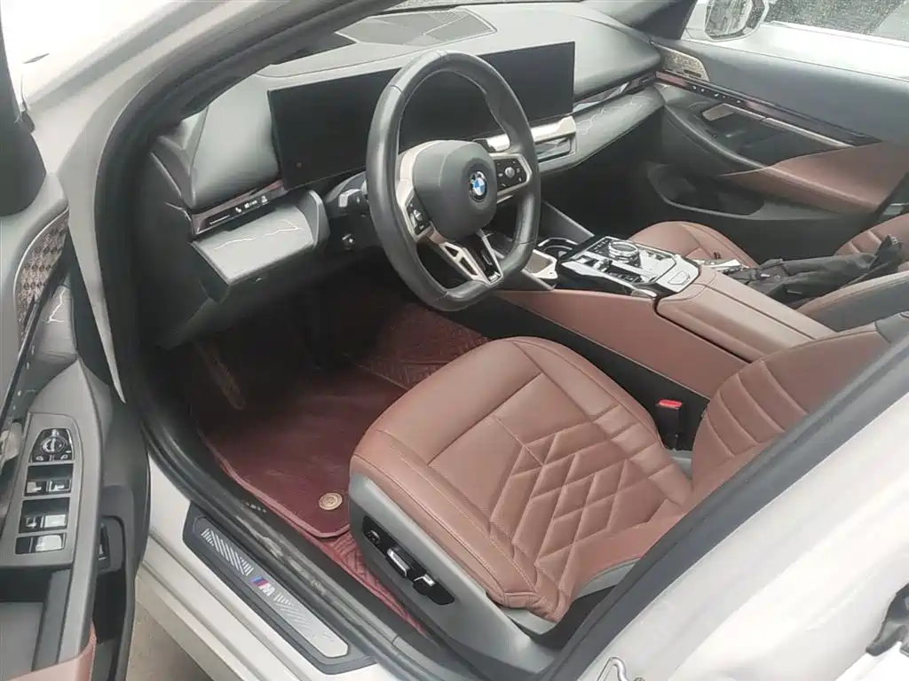 BMW 5 Series 2025 530Li Exclusive M Sports Package купить на сайте DeffCars