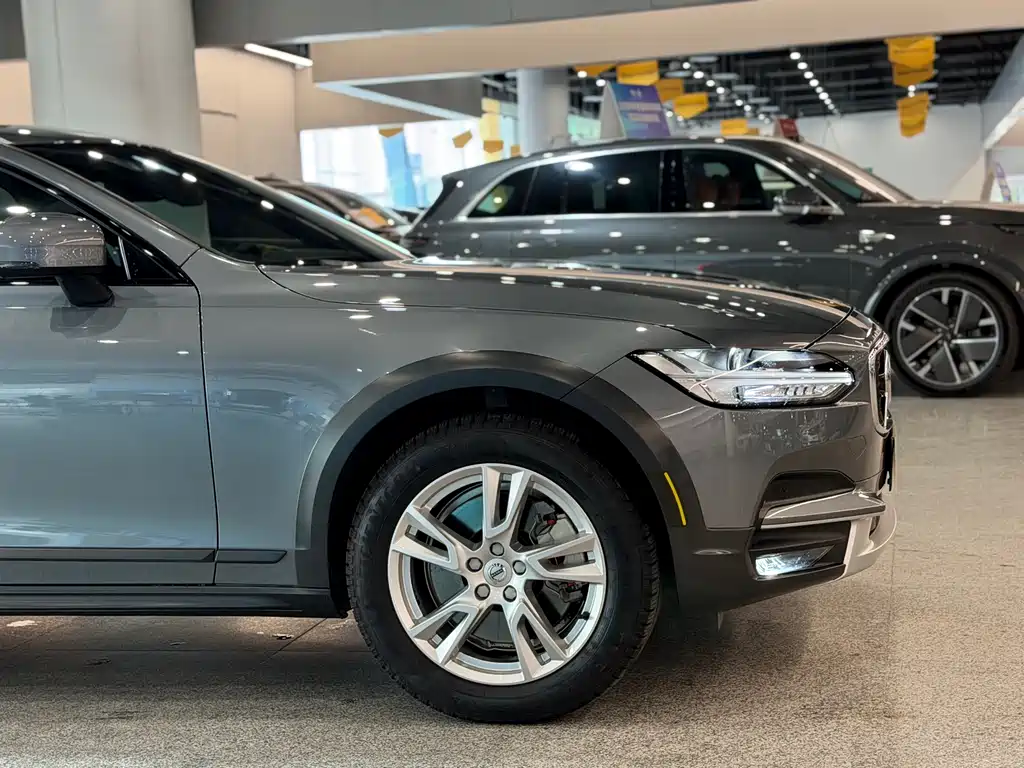 Volvo V90 2019 Cross Country T5 AWD Zhiyuan Edition National VI купить на сайте DeffCars