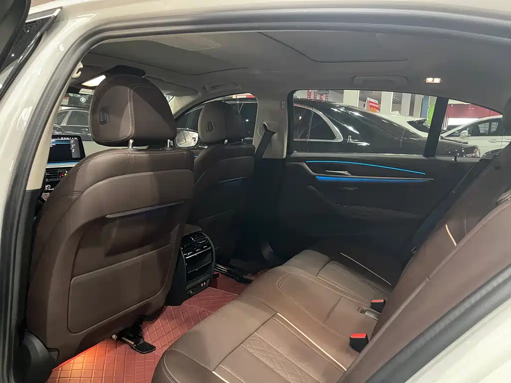 BMW 5 Series New Energy 2021 535Le Luxury Package купить на сайте DeffCars