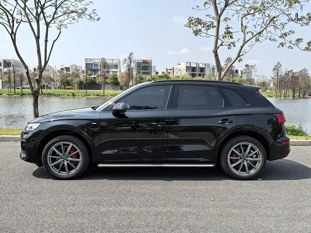 Audi Q5L 2022 facelift 45T premium dynamic model купить на сайте DeffCars