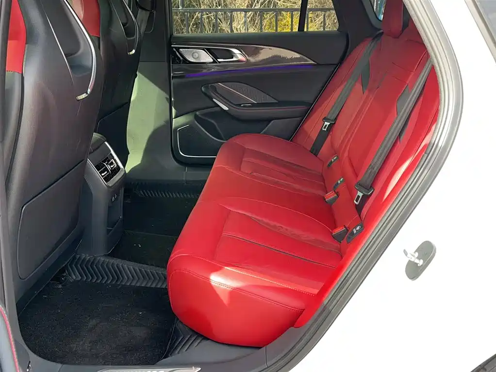 Hongqi H6 2023 2.0T Zhi Shang Edition купить на сайте DeffCars