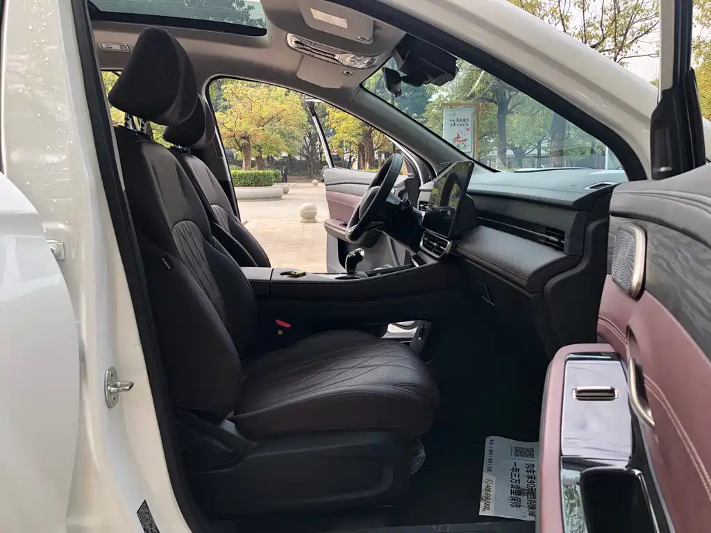 Jietu X90 PRO 2024 2.0T DCT Deluxe Edition 5 seats купить на сайте DeffCars