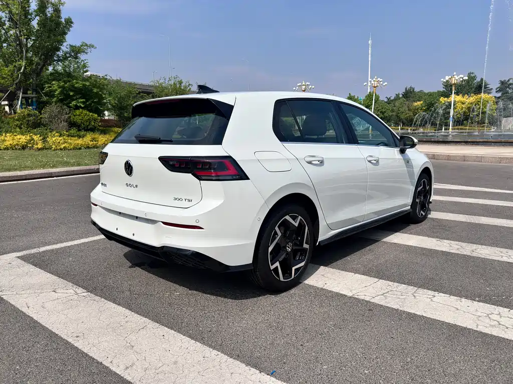 Golf 2025 300TSI R-Line купить на сайте DeffCars
