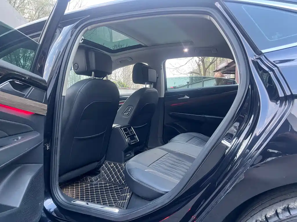 Passat 2019 330TSI Deluxe Edition National VI купить на сайте DeffCars