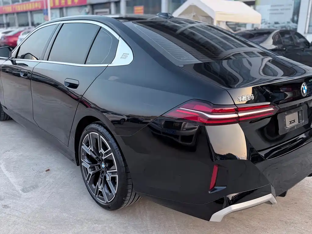 BMW 5 Series 2024 530Li Exclusive M Sports Package купить на сайте DeffCars