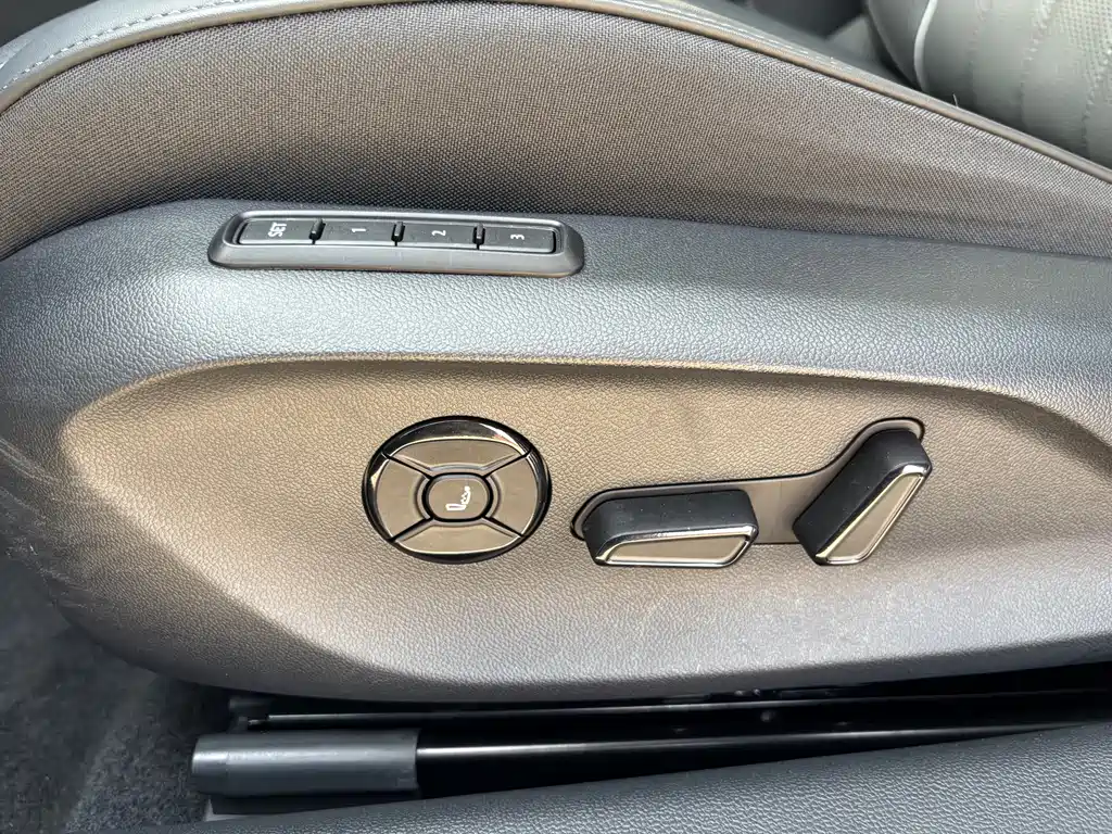 Passat 2025 Pro 380TSI Dragon Edition купить на сайте DeffCars