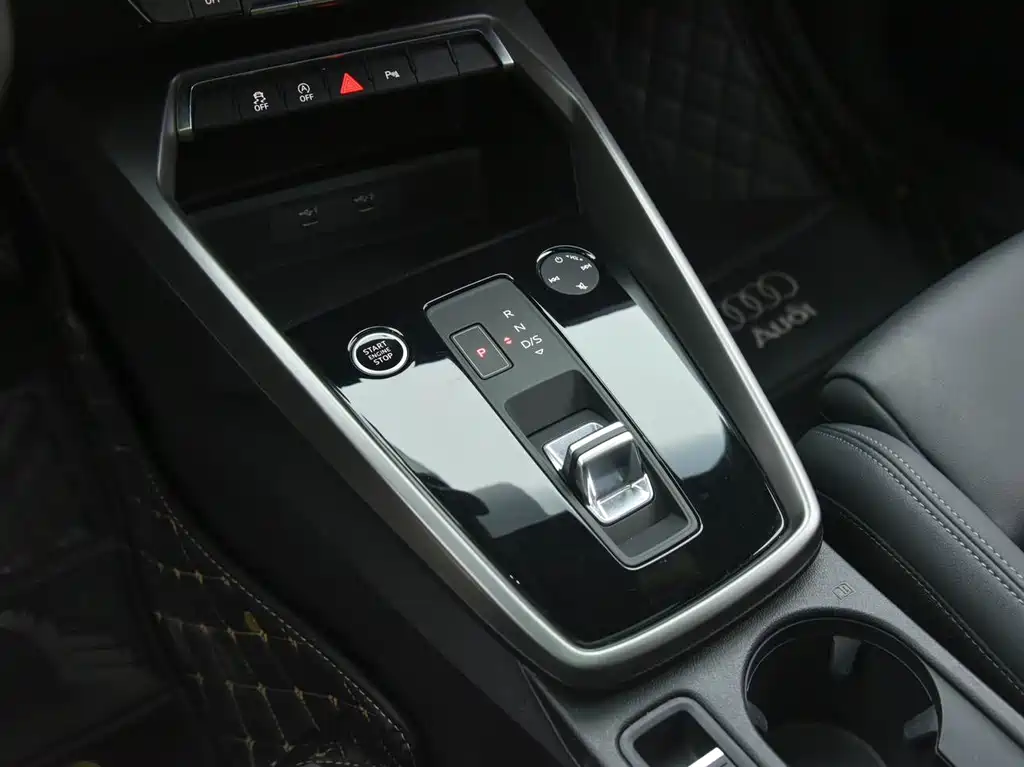 Audi A3 2021 A3L Limousine 35 TFSI Fashionable and Elegant купить на сайте DeffCars