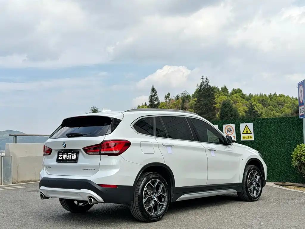 BMW X1 2022 sDrive25Li Leading Model купить на сайте DeffCars