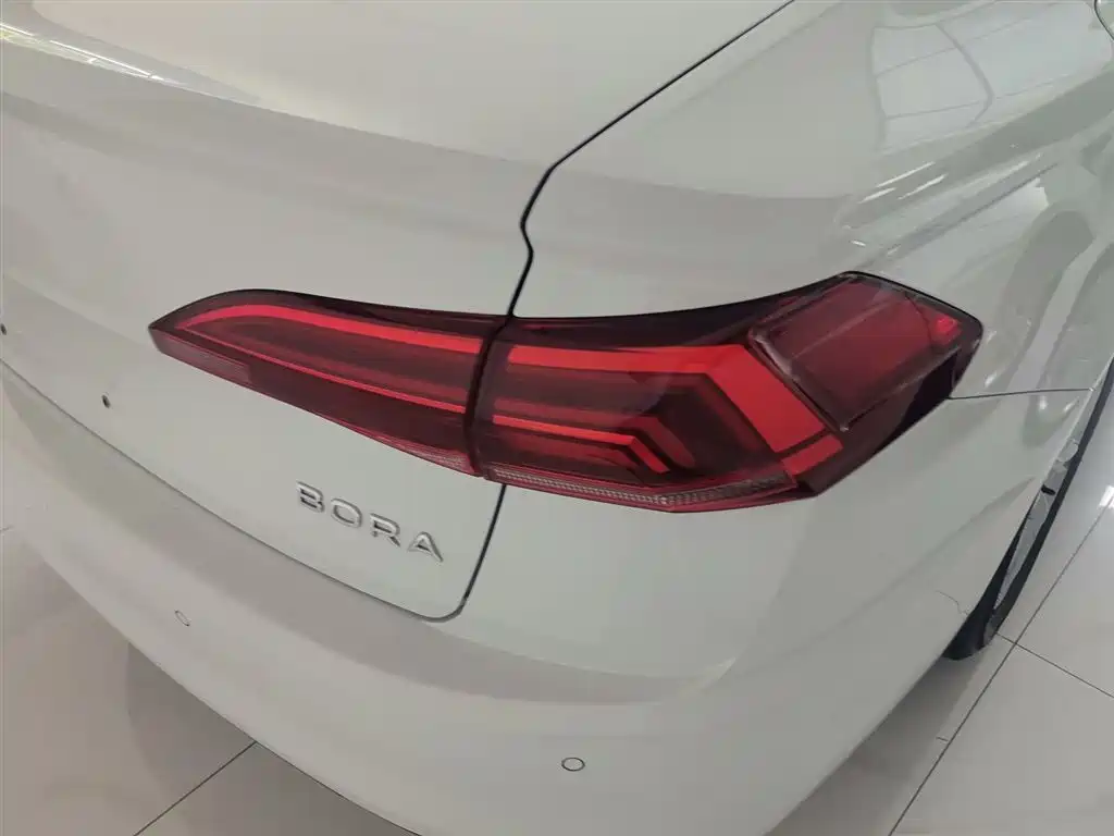 Bora 2021 1.5L automatic comfort intelligent connected version купить на сайте DeffCars