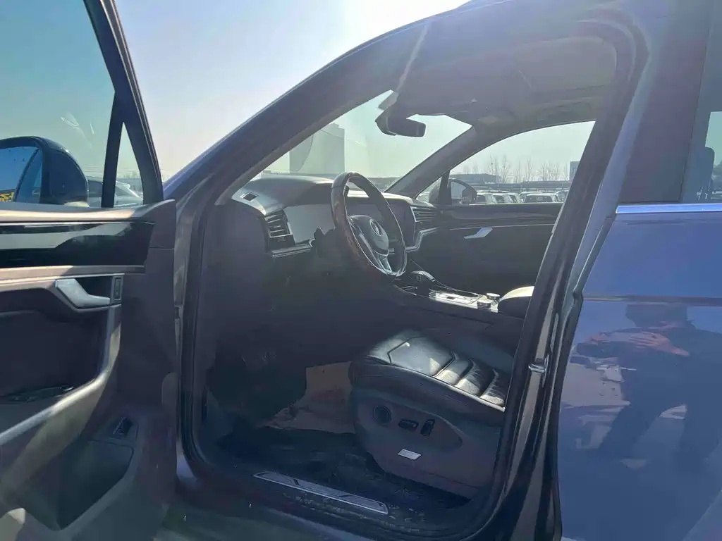 Touareg 2019 2.0TSI Sharp Wing Edition National VI купить на сайте DeffCars