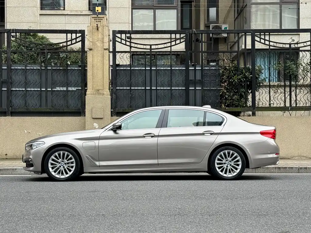 BMW 5 Series New Energy 2020 Mileage Upgraded Version 530Le Luxury Package купить на сайте DeffCars