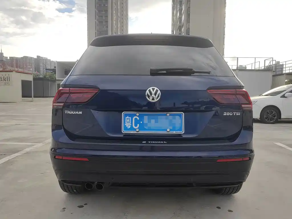 Tiguan 2018 280TSI two-wheel drive elite model купить на сайте DeffCars