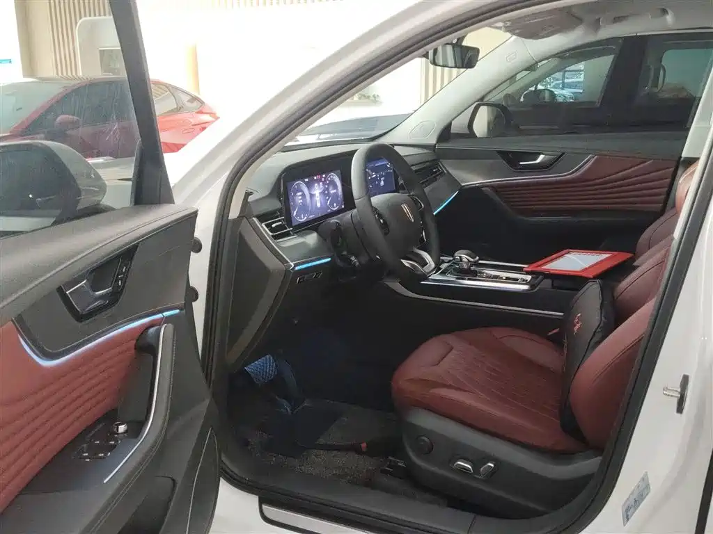 Hongqi HS5 2023 2.0T Qixiang Pro version купить на сайте DeffCars