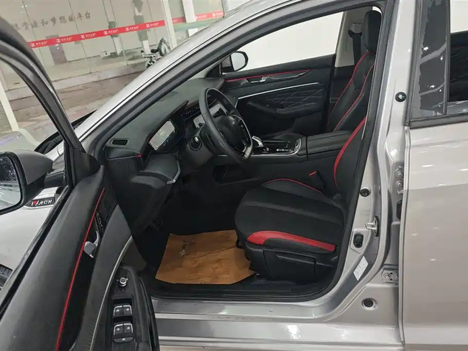 Yixuan MAX 2021 1.5T super dad version купить на сайте DeffCars