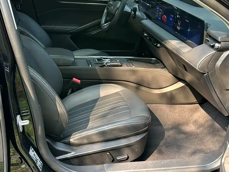Mondeo 2025 2.0T EcoBoost Luxury купить на сайте DeffCars