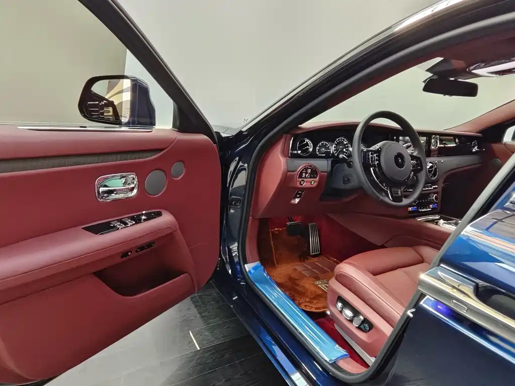 Ghost 2021 6.7T standard wheelbase version купить на сайте DeffCars