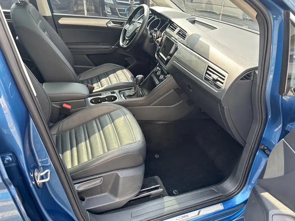 Touran 2018 Touran L 280TSI DSG Extended Edition 7 seats National V купить на сайте DeffCars