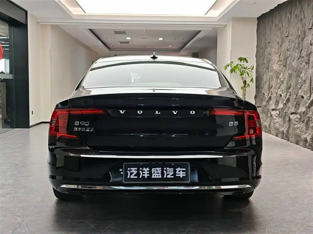 Volvo S90 2021 B5 Zhiyuan Luxury Edition купить на сайте DeffCars