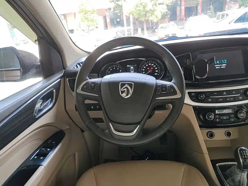 Baojun 730 2016 1.8L Manual Luxury 7 Seater купить на сайте DeffCars