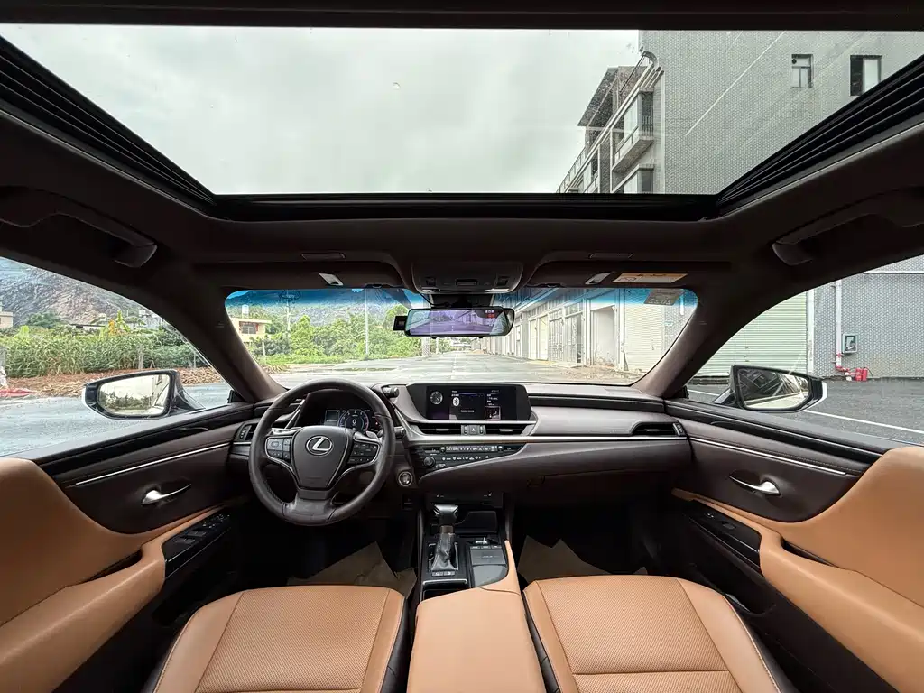 Lexus ES 2020 200 Excellence Edition купить на сайте DeffCars