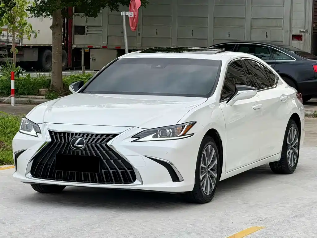 Lexus ES 2023 200 Excellence Edition купить на сайте DeffCars