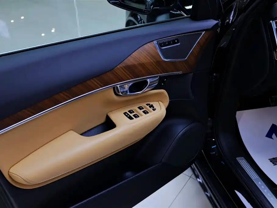 Volvo XC90 2018 T6 Zhiya Edition 7 seats купить на сайте DeffCars