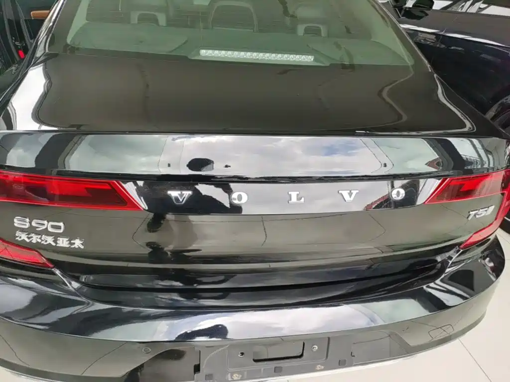 Volvo S90 2020 T5 Zhiyi Luxury Edition купить на сайте DeffCars