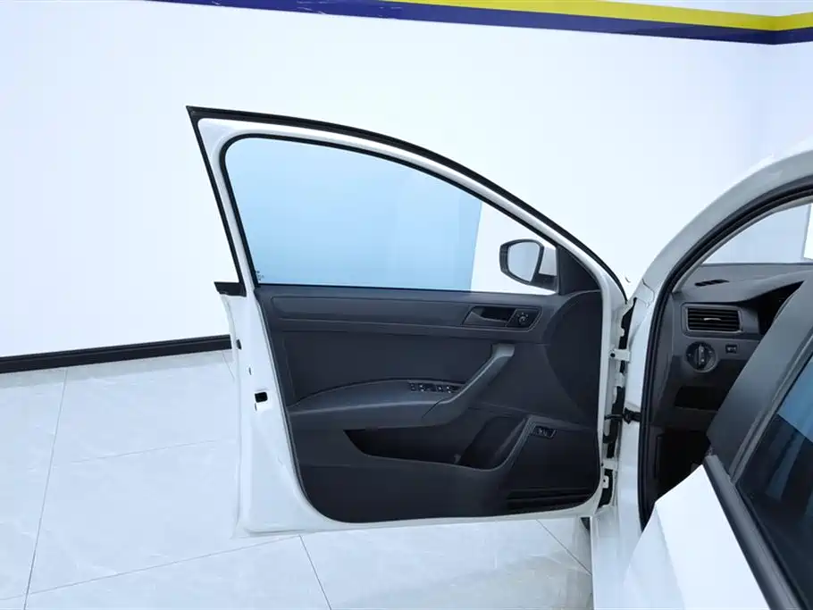 Santana 2021 1.5L Manual Fashion Edition купить на сайте DeffCars